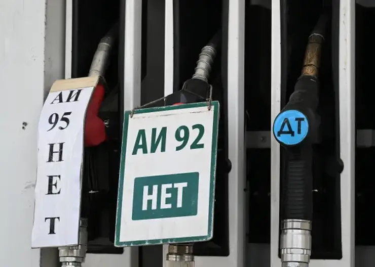 В Новосибирске закончился бензин на независимых заправках