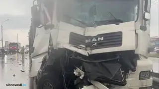 В Красноярске мусоровоз подрезал автовоз груженный 6-ю машинами, что привело к ДТП. Пострадавший остался без работы и с долгами