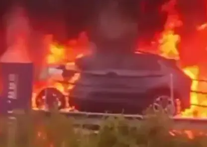 На трассе «Чита-Хабаровск» столкнулись бетономешалка и автовоз: один из автомобилей загорелся