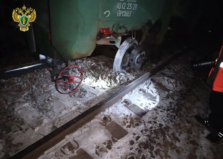 Около 270 специалистов устраняют последствия схода грузовых вагонов на Забайкальской железной дороге