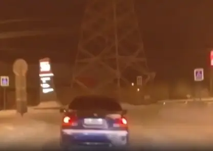 Красноярские полицейские стреляли по колёсам иномарки, чтобы остановить пьяного «гонщика»