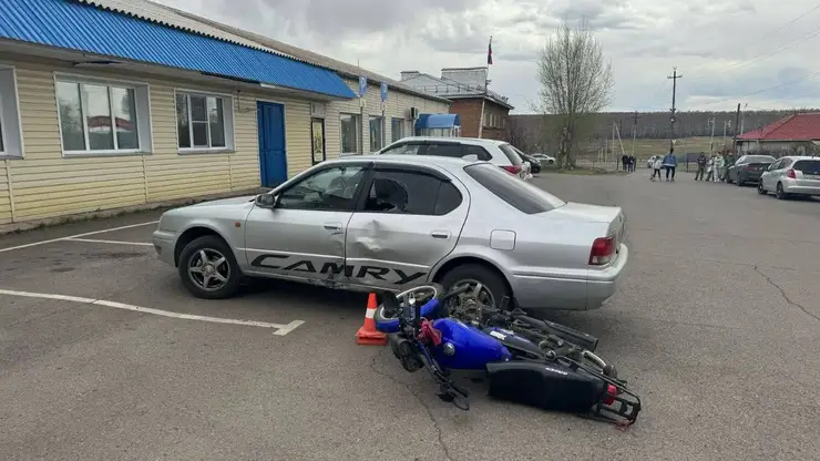 13-летний подросток на мопеде устроил аварию в Емельяновском районе края