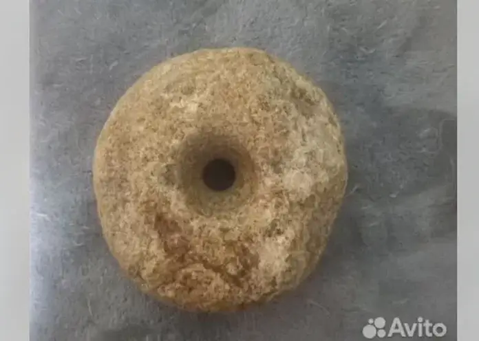 Читинец продает круглый камень с дырой посредине за три миллиона рублей