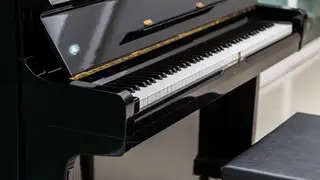 В Приморье фортепьяно упало на 11-летнего мальчика в школе, его госпитализировали В Приморье фортепьяно упало на 11-летнего мальчика в школе, его госпитализировали