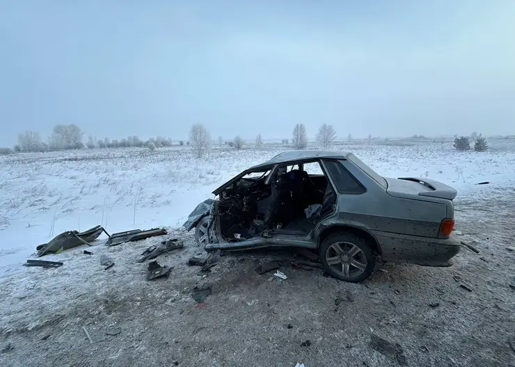 В Рыбинском районе края водитель выехал на встречку и погиб