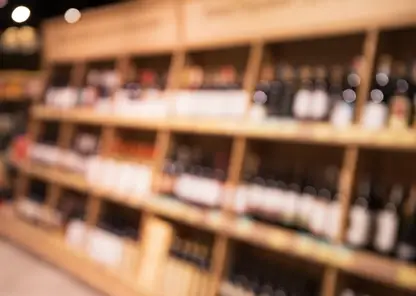 В Красноярске из магазинов изъято 250 литров нелегального алкоголя, продававшегося после 23:00