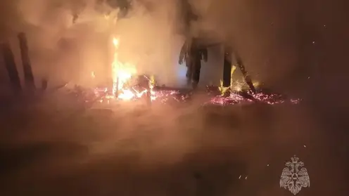 Ночной пожар в Назарове унес жизни двух человек