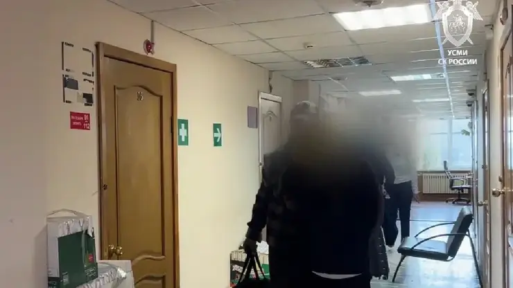 Красноярские бизнесмены похитили у вуза более 12 млн рублей и улетели во Вьетнам