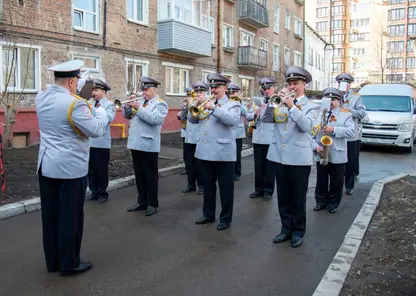 В Красноярске для ветеранов Великой Отечественной войны во дворах их домов состоялись концерты