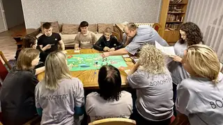 Волонтёры Эн+ провели серию образовательных игр для дивногорских подростков