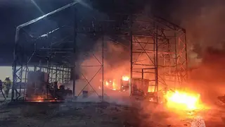 В Красноярске раздались взрывы и произошёл крупный пожар