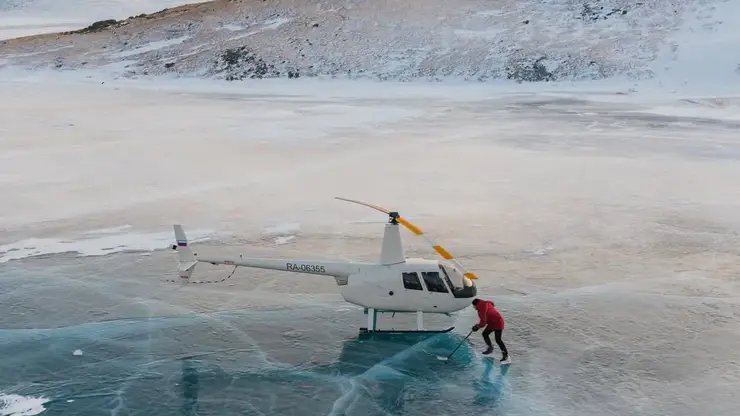 Частного пилота оштрафовали на 20 тысяч рублей в Горном Алтае за незаконную посадку вертолета на замерзший водоем