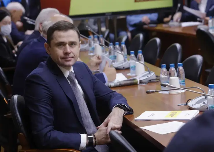 Уведомлять супругов о кредитах друг друга предложили в Госдуме