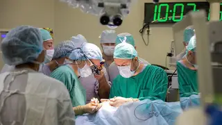 Нейрохирурги в Красноярске впервые провели операцию по восстановлению мимики лица