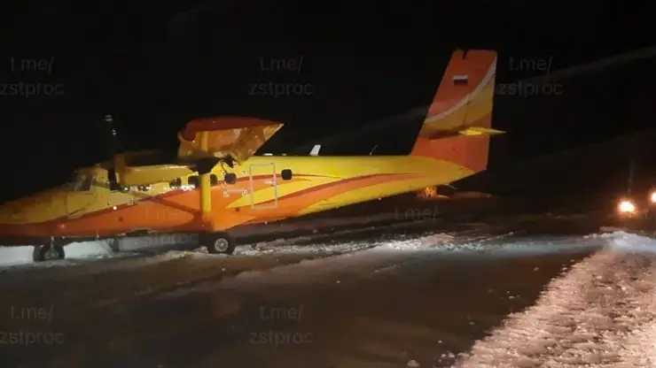 В Красноярском крае самолет выкатился за пределы посадочной полосы