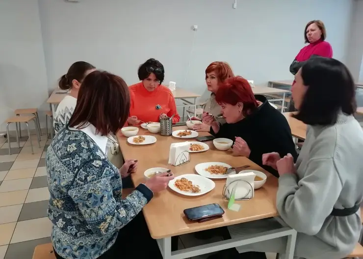 В красноярской школе №157 проверили качество школьного питания