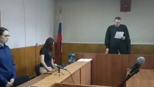 В Красноярском крае огласили приговор судебному приставу, который списал 70 штрафов ПДД