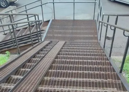 В Красноярске модернизируют 13 лестниц