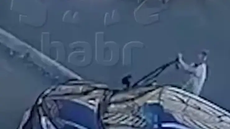 Пьяные пассажиры зверски избили девушку-таксиста в Иркутской области