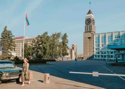 Главные городские часы Красноярска в честь Дня знаний исполняют песню Владимира Шаинского