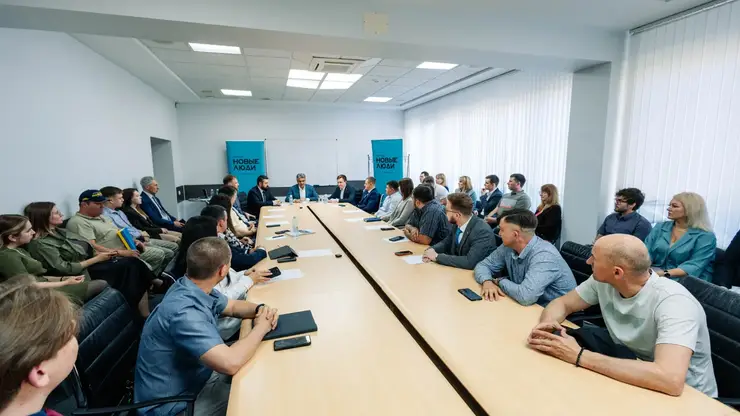 Лидер «Новых людей» Алексей Нечаев обсудил с красноярским губернатором поддержку предпринимательства