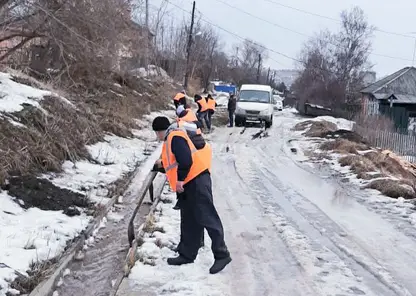 В Красноярске в Железнодорожном районе проводятся противопаводковые мероприятия