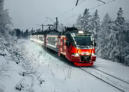 Светящийся новогодний электропоезд Красноярской железной дороги отправился в первый рейс из Красноярска в Дивногорск