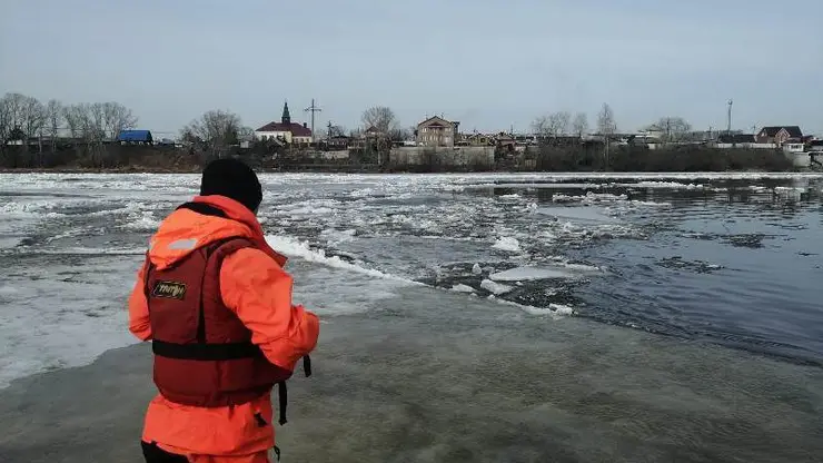 В Канске продолжаются поиски двух утонувших девочек