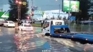 Улицы Красноярска затопило после очередного ливня