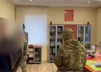 Главврача Канской межрайонной больницы подозревают в получении взятки