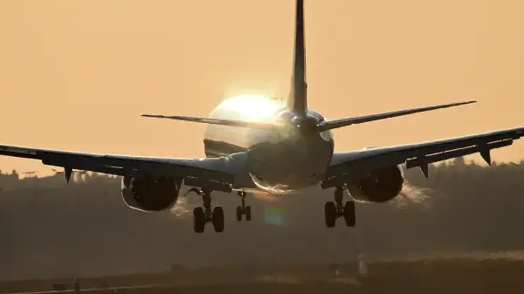 Рейс из Красноярска в Москву задержали на несколько часов из-за атаки беспилотников на столицу