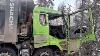 Водитель погиб в ДТП из-за столкновения китайских грузовиков в Красноярском крае