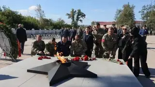 Ветераны СВО приняли участие в возложении цветов к Вечному огню в Красноярске Ветераны СВО приняли участие в возложении цветов к Вечному огню в Красноярске