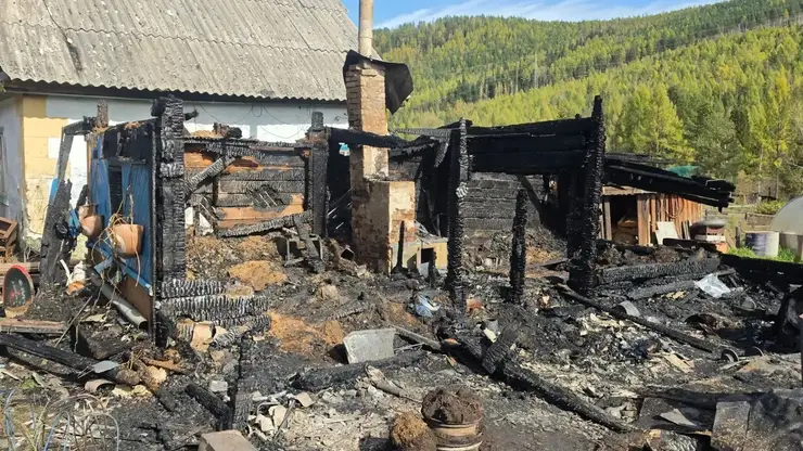 Девятилетний мальчик и его семья погибли в ночном пожаре в Иркутской области