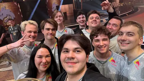 Ачинский киберспортсмен Алексей Космынин стал чемпионом мира по Dota 2 в составе команды Team Spirit