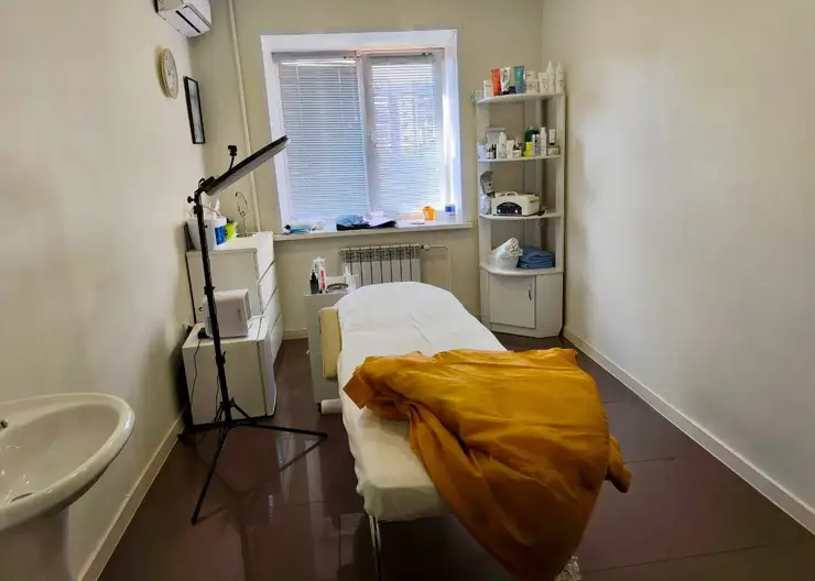 В Абакане «косметолог» без лицензии покалечила клиентку: возбуждено уголовное дело