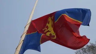 У здания мэрии в честь пятилетия Универсиады подняли флаг Красноярска