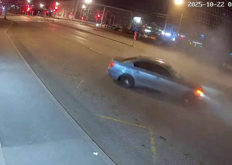 Опасный дрифт «на спор» обернулся штрафами, лишением прав  и возможным уголовным делом для водителей Mercedes и BMW в Красноярске