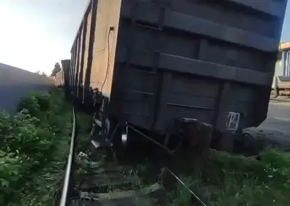 Два гружёных грузовых вагона сошли с рельсов в Канске