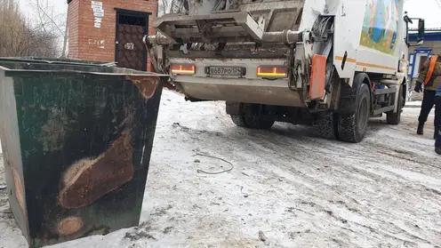 В Красноярске из-за золы загораются контейнеры и мусоровозы