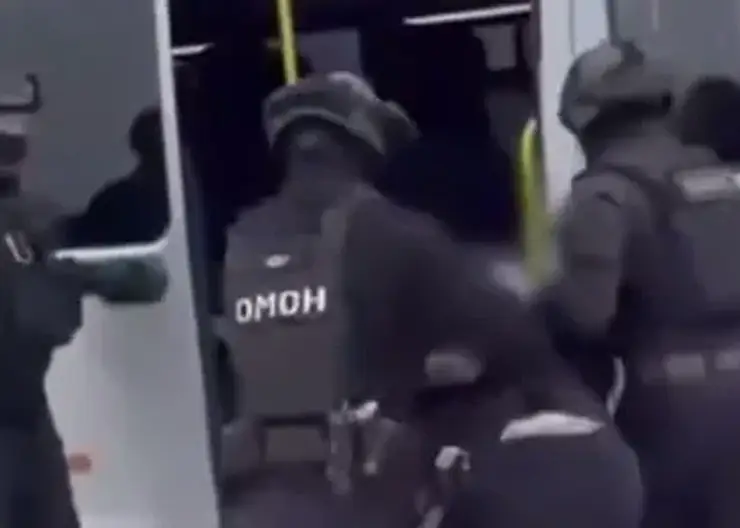 От знакомства до угона: как томич и омич спланировали кражу Toyota Camry в Красноярске