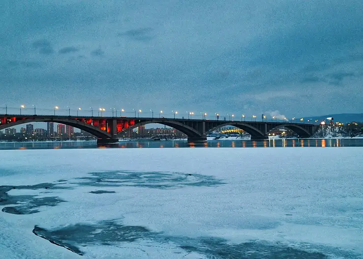 Зима не уходит. В Красноярске продолжают стоять морозы