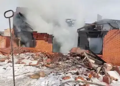 Частный дом сгорел на Корнеева в Николаевке. Он принадлежит переселенцу КРТ