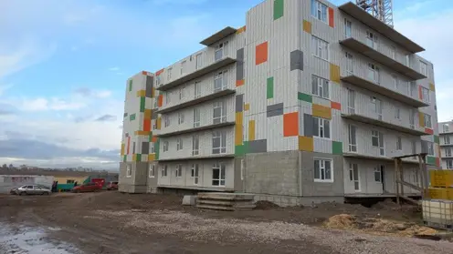 В Красноярске завершён монтаж 5 этажа жилого дома на улице Крайней
