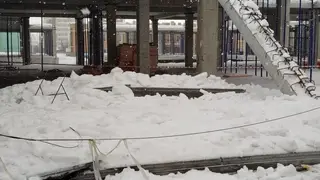 В Новосибирске два человека погибли в недостроенной школе при обрушении плиты