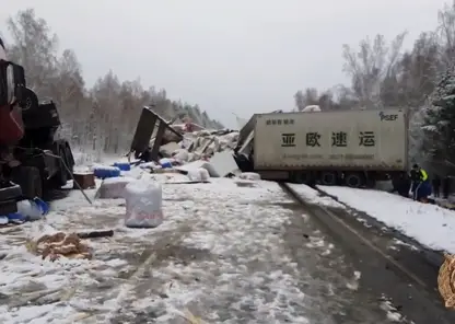 Из-за массовой аварии с грузовиками на трассе в Иркутской области погиб ещё один человек