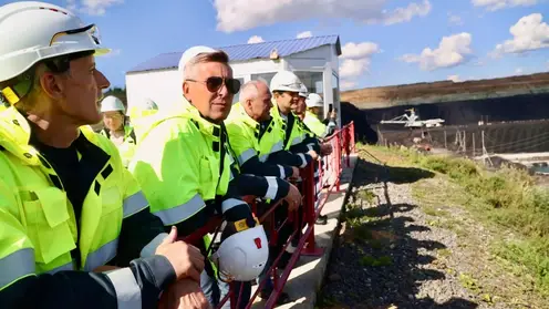 Депутаты оценили развитие Шарыпово и поздравили работников Березовского разреза с юбилеем предприятия