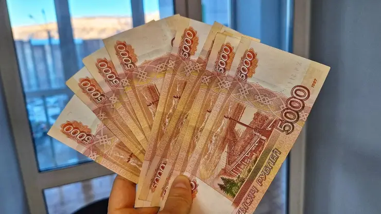 В Красноярском крае лимит по кредитным картам опустился ниже 100 тысяч рублей