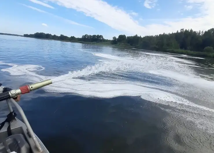 В крае произошел новый выброс нефтепродуктов в Енисей