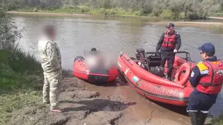 Рыбак четверо суток дрейфовал на реке с телом умершего брата в Красноярском крае